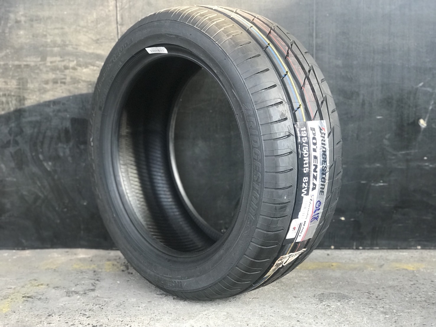 ยางใหม่ BRIDGESTONE RE003 195/50-15 ราคาพิเศษ
