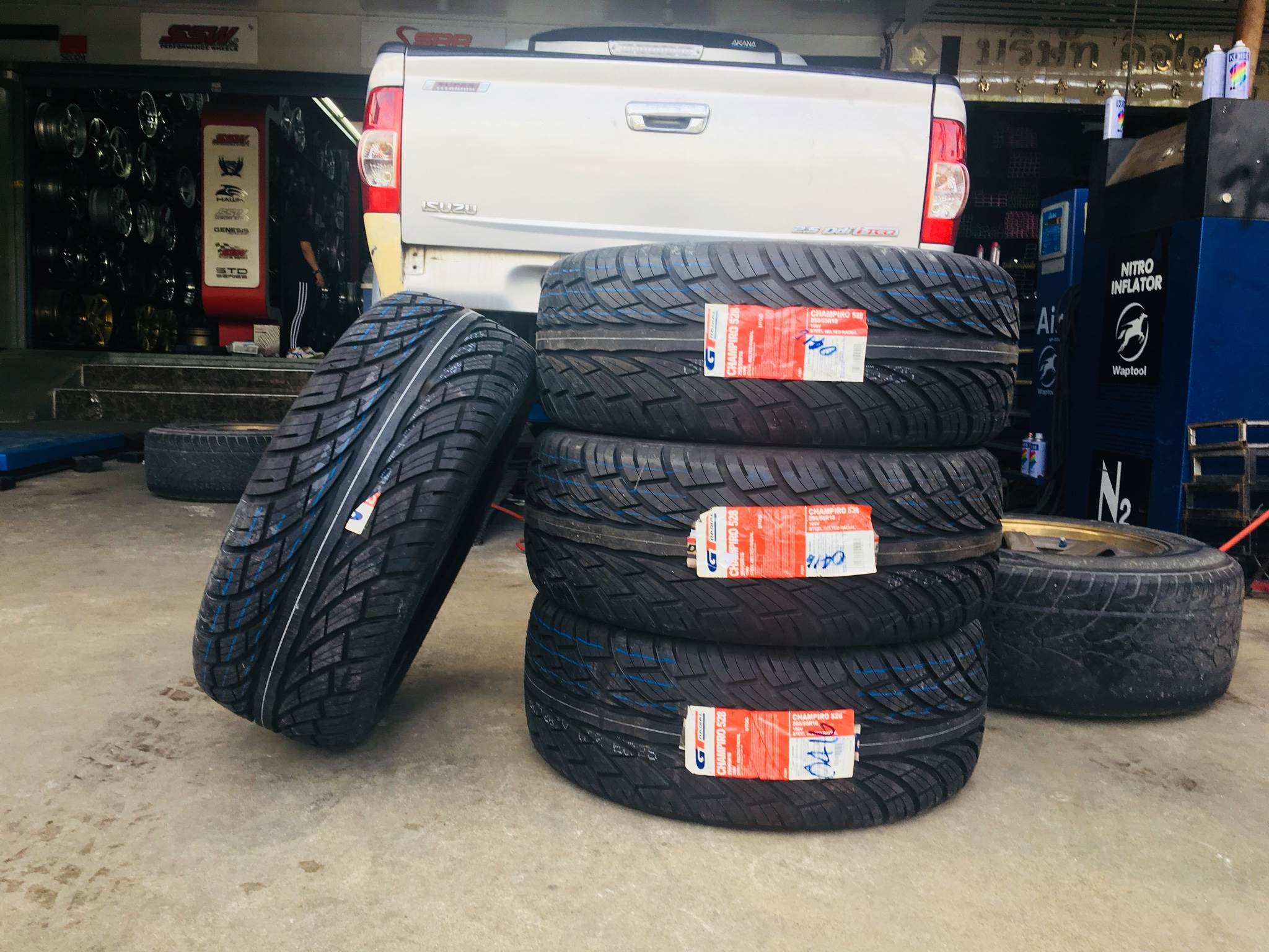 ยางใหม่ GTRADIAL 528 255W55S18 ปี16 2,500 ปกติ 5000