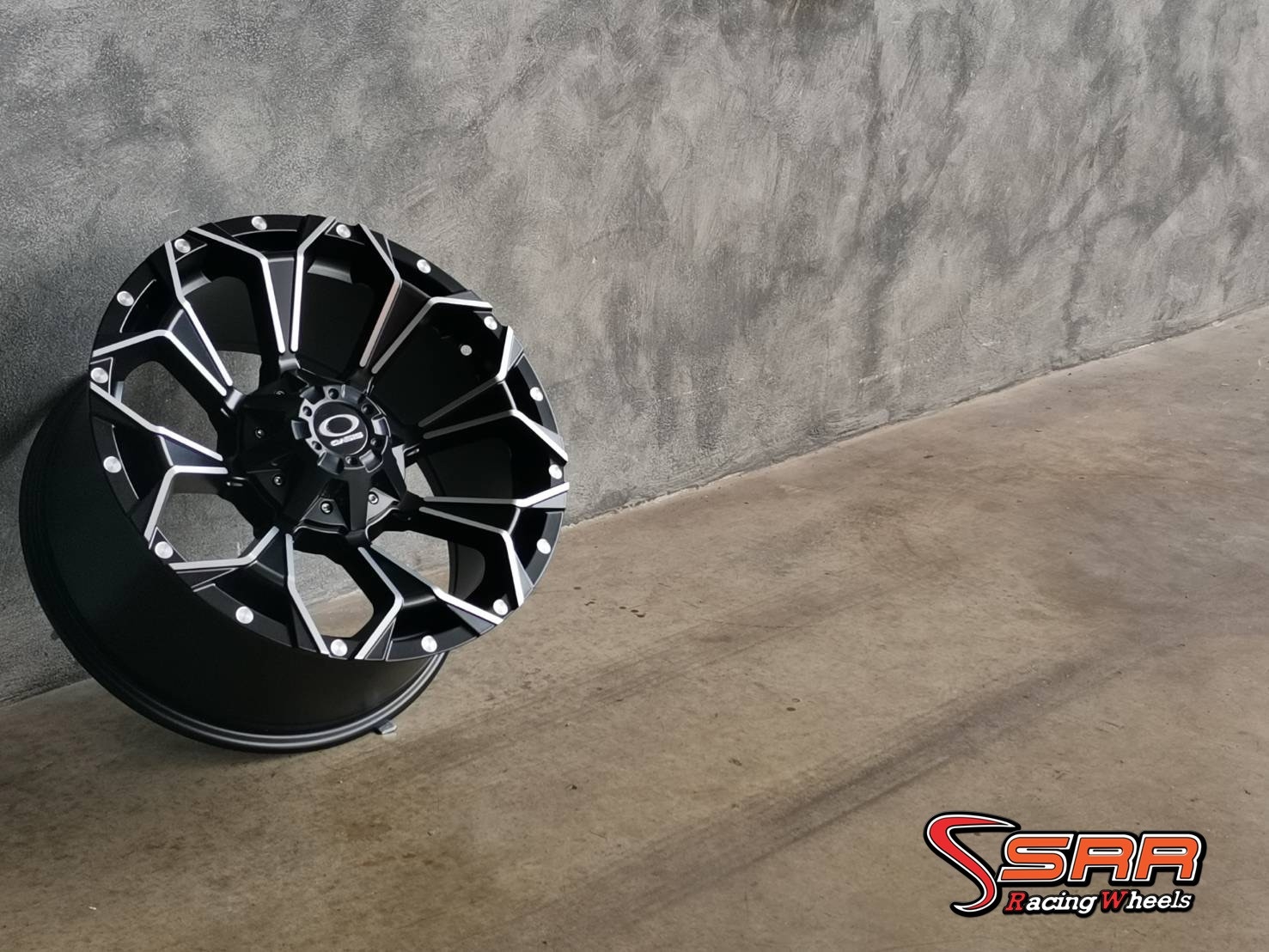 OASIS : LT9 18X9 6X139.7 15 ดำลึงเงา