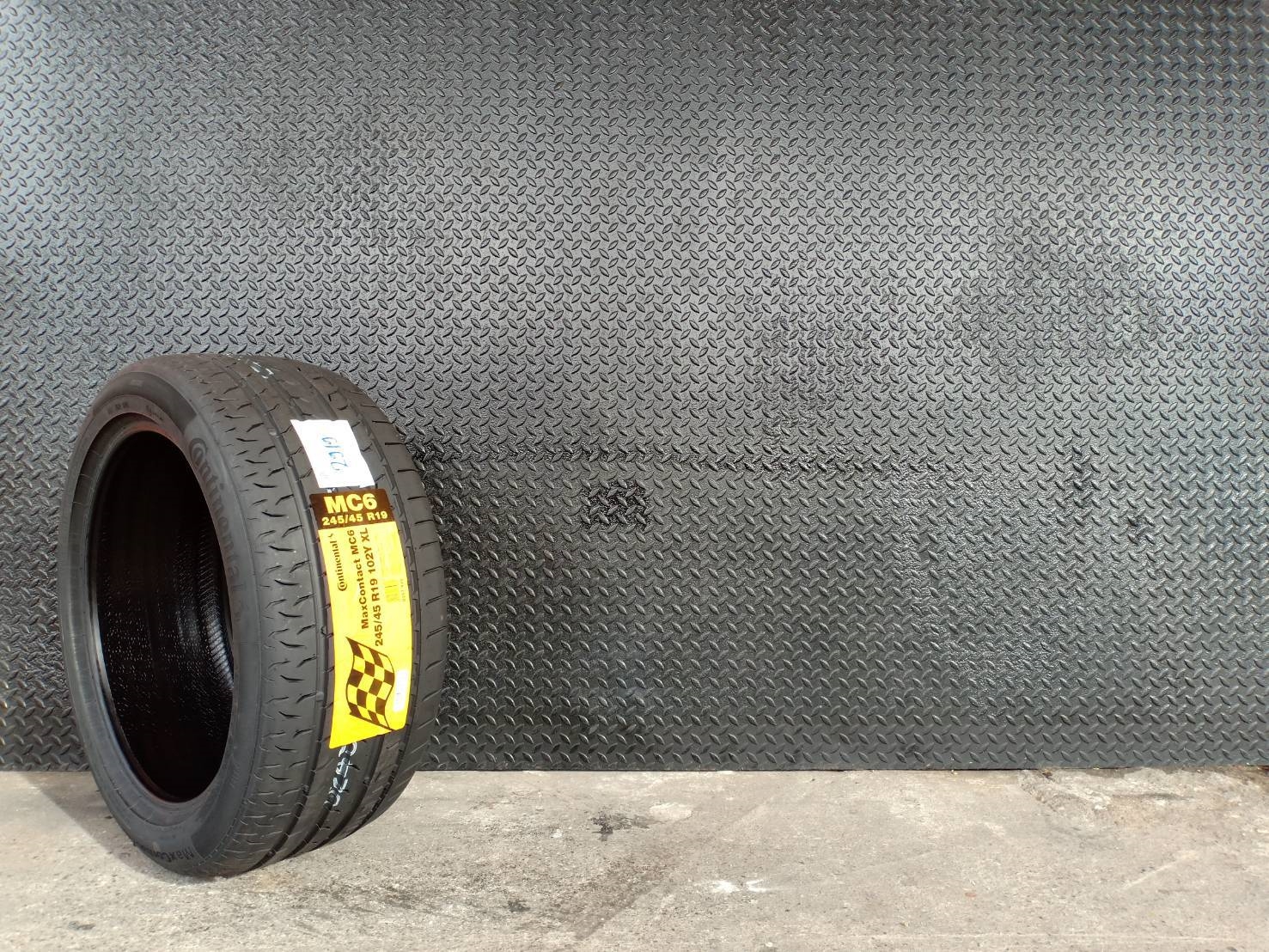 CONTINENTAL MC6 245/45-19 ราคาส่ง