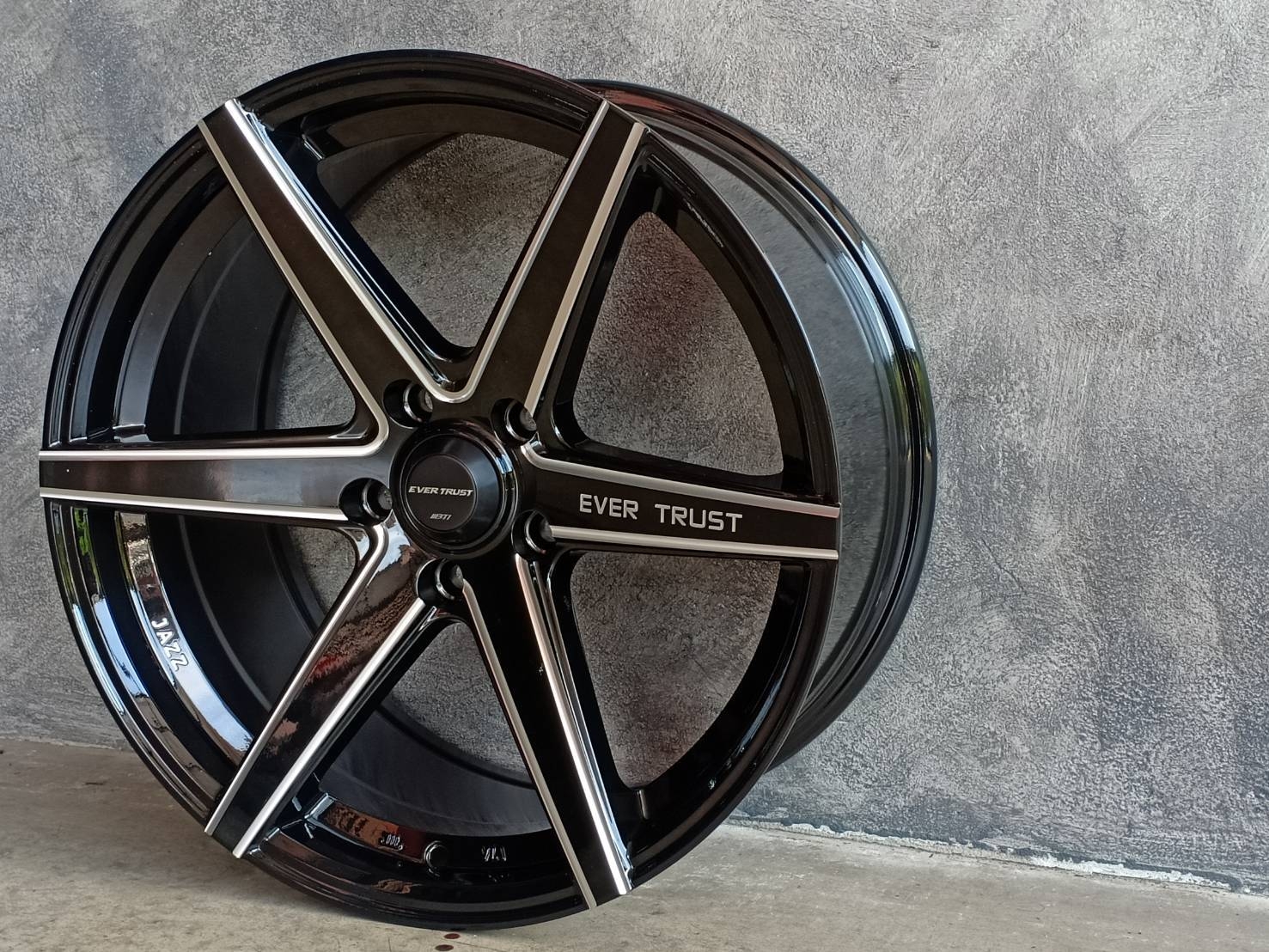 JAZZ 18X8.5 5X114.3 33 73.1 GLOSS BLACK/MILLING