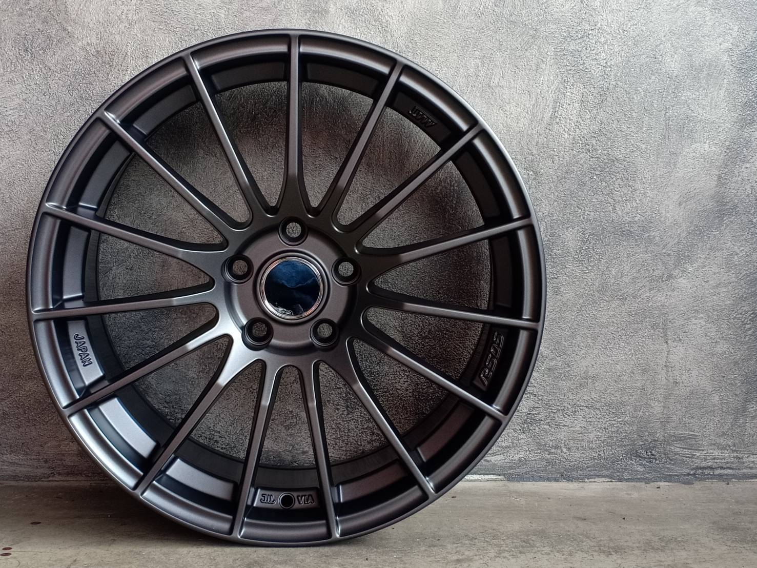 RS 05 (TL-008) 18X8.5 5X114.3 35 73.1 DARK GM FLAT