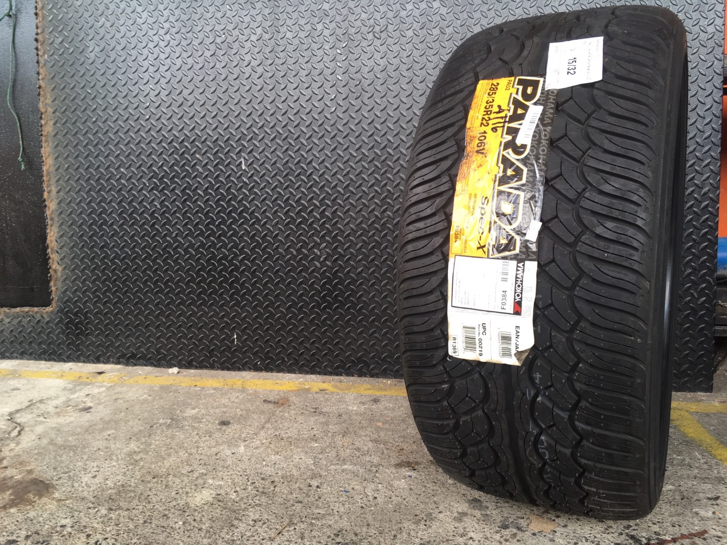 ยางใหม่ YOKOHAMA PARADA 285/35-22 ราคาถูก มีของเลย