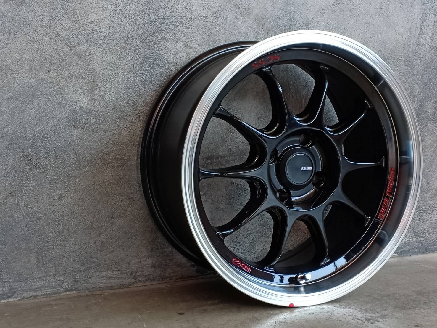 ENKEI TUNING SC55 15X7 4X100 28 73.1 GBK1QR2DRLPK