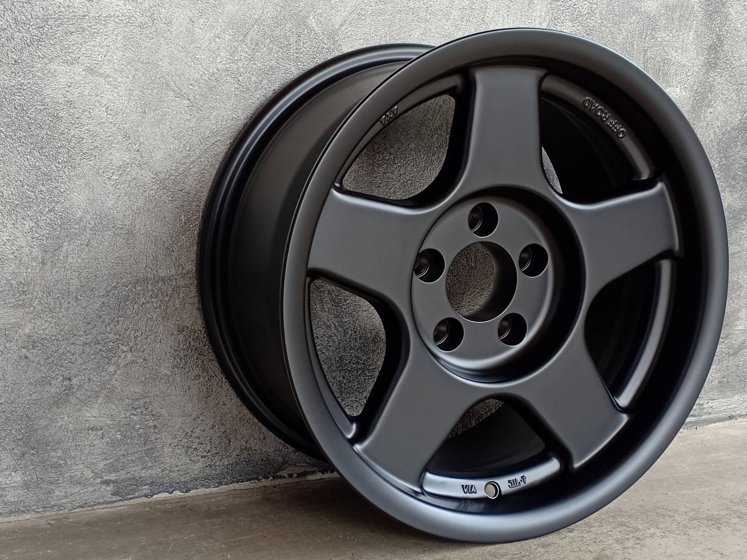 BREDLEY 16X8 5H114.3 ต้องการส่วนลดราคาพิเศษ กรุณาสอบถาม