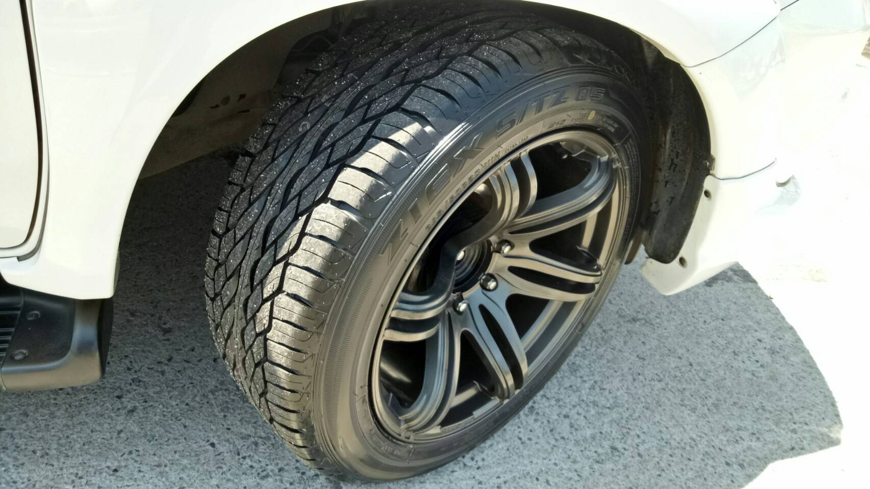 ยางใหม่ FALKEN STZ05 265/50-20 ซื้อ2แถม2 ลดราคา