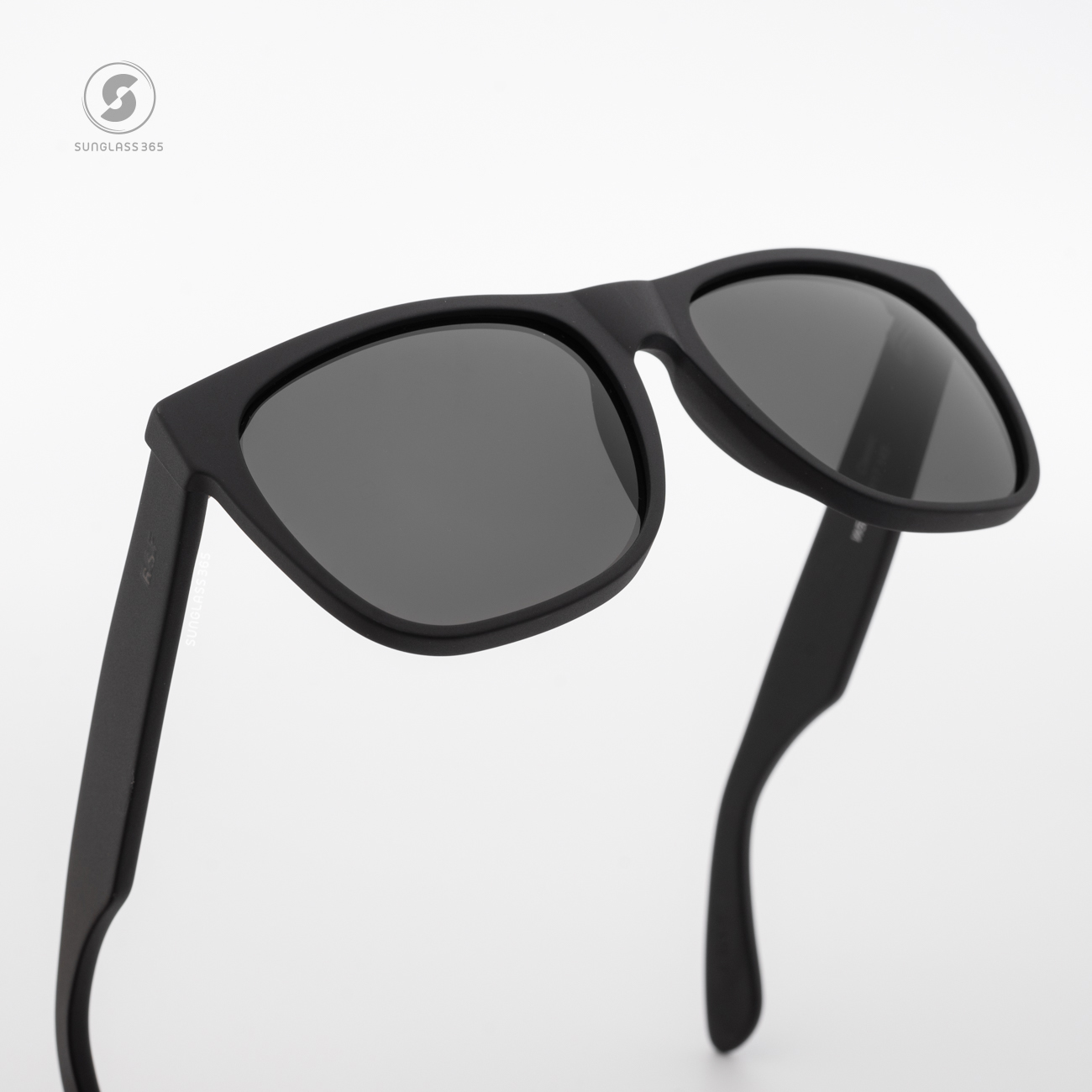 แว่นกันแดด SUPER SP W5E Classic Black Matte