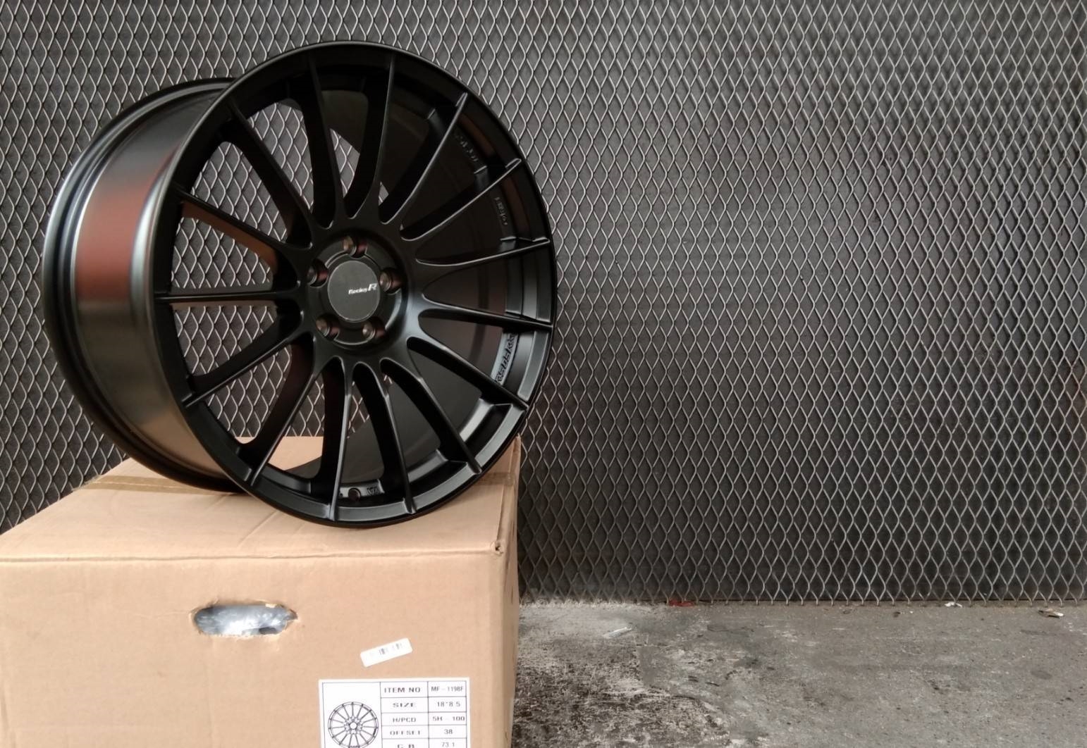 ล้อแม็กซ์ ENKEI RS05RR ขอบ18นิ้ว วงละ 4,750.-