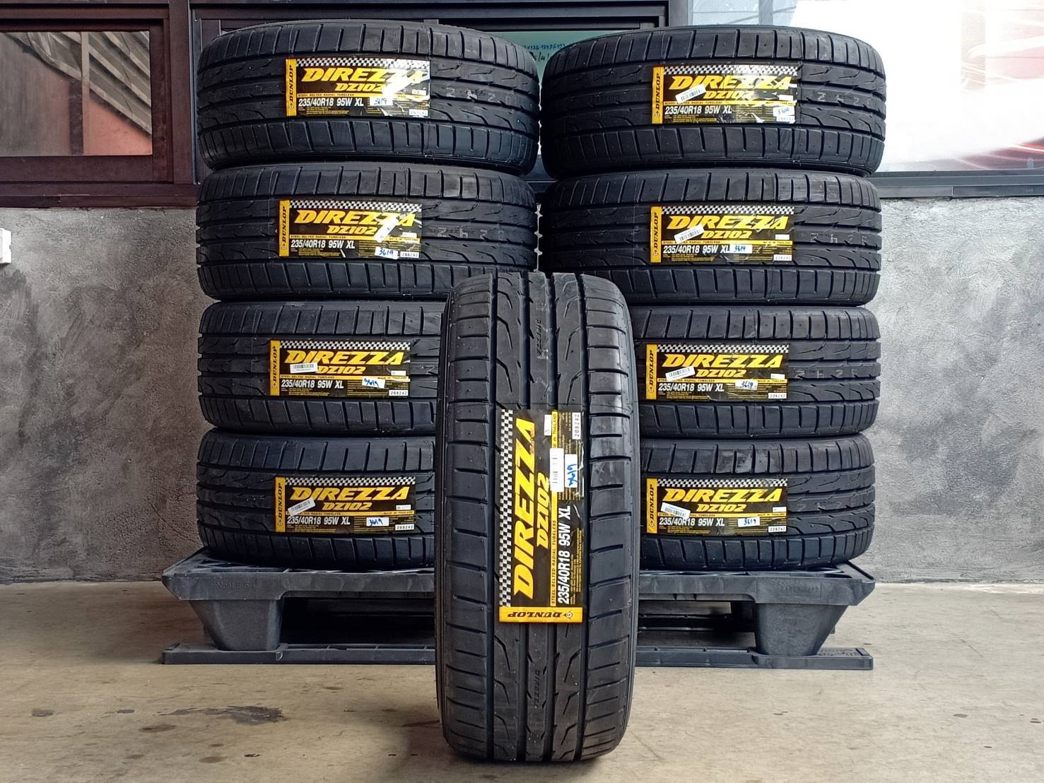 DUNLOP 235/40R18 DIREZZA DZ102 95W XL MADE IN THAILAND