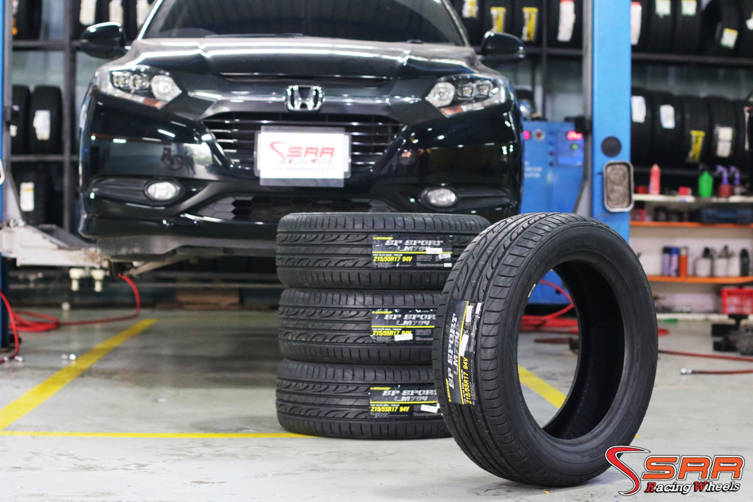 DUNLOP LM704 215/55-17 เส้น 2500