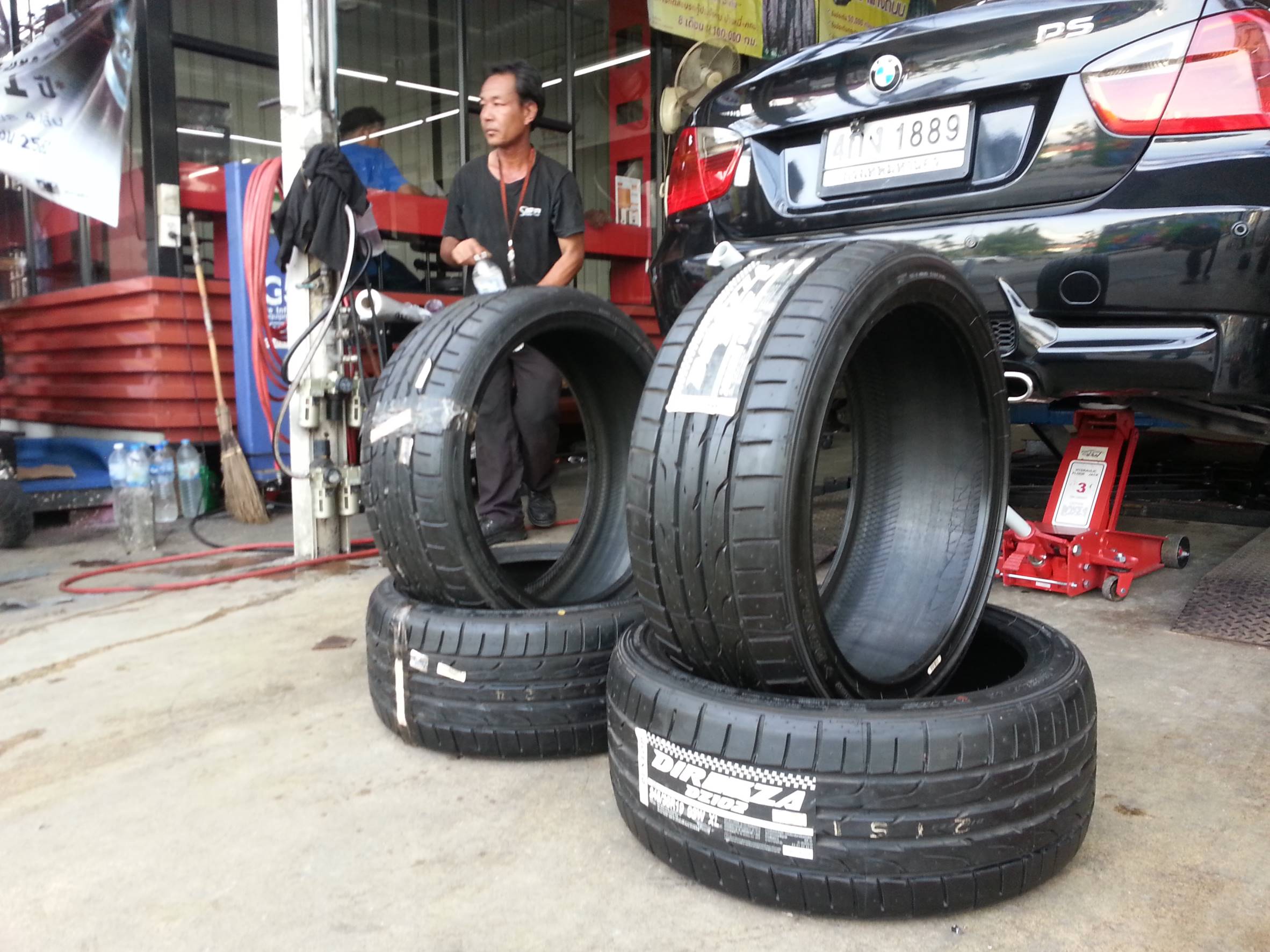 DUNLOP DZ102 245-35-19 ปี14มี 2,900 ปกติ 9500