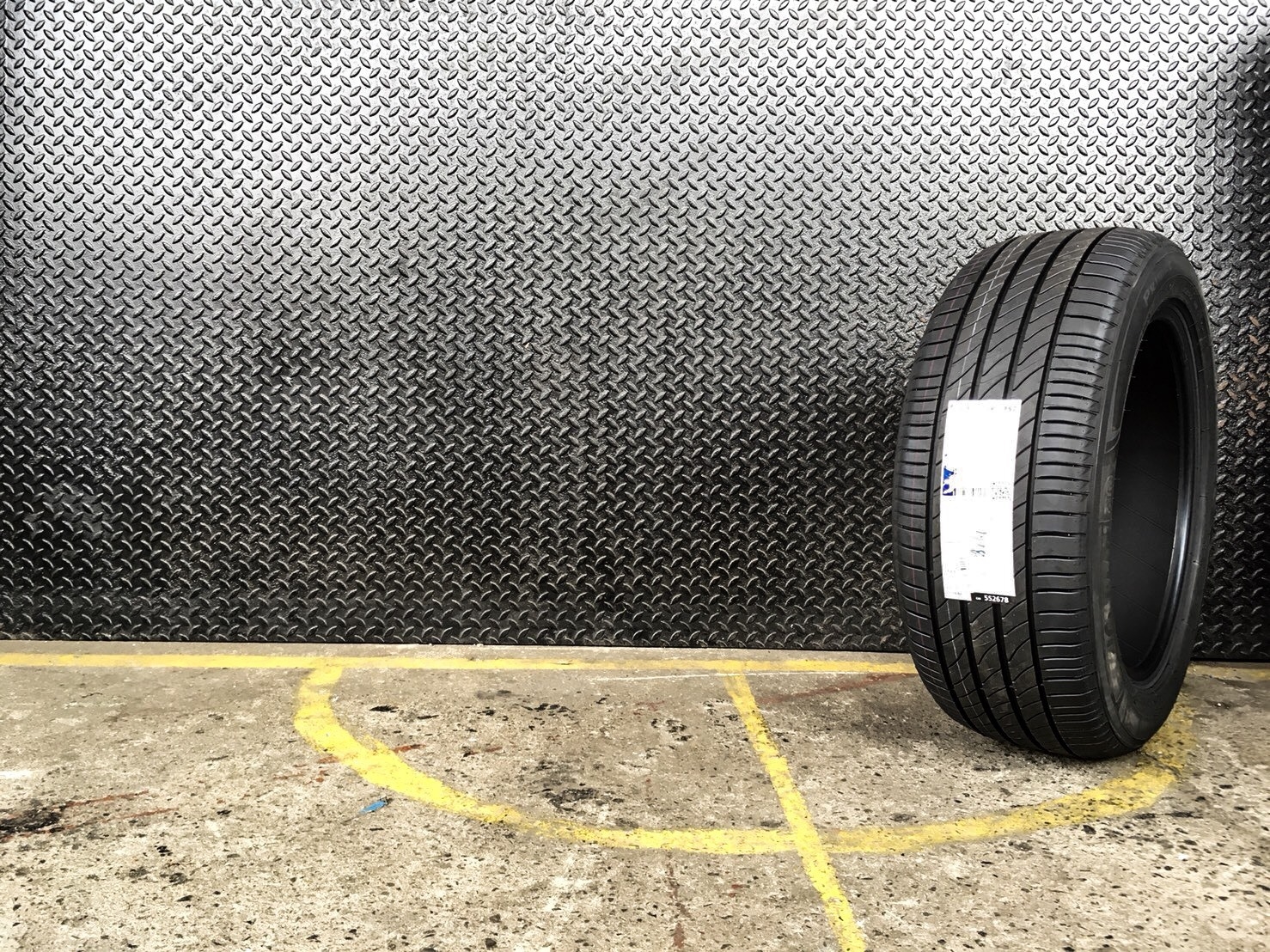 MICHELIN PRIMACY3ST 215-55-17 เส้น 4900 ปี18 ปกติ 6000
