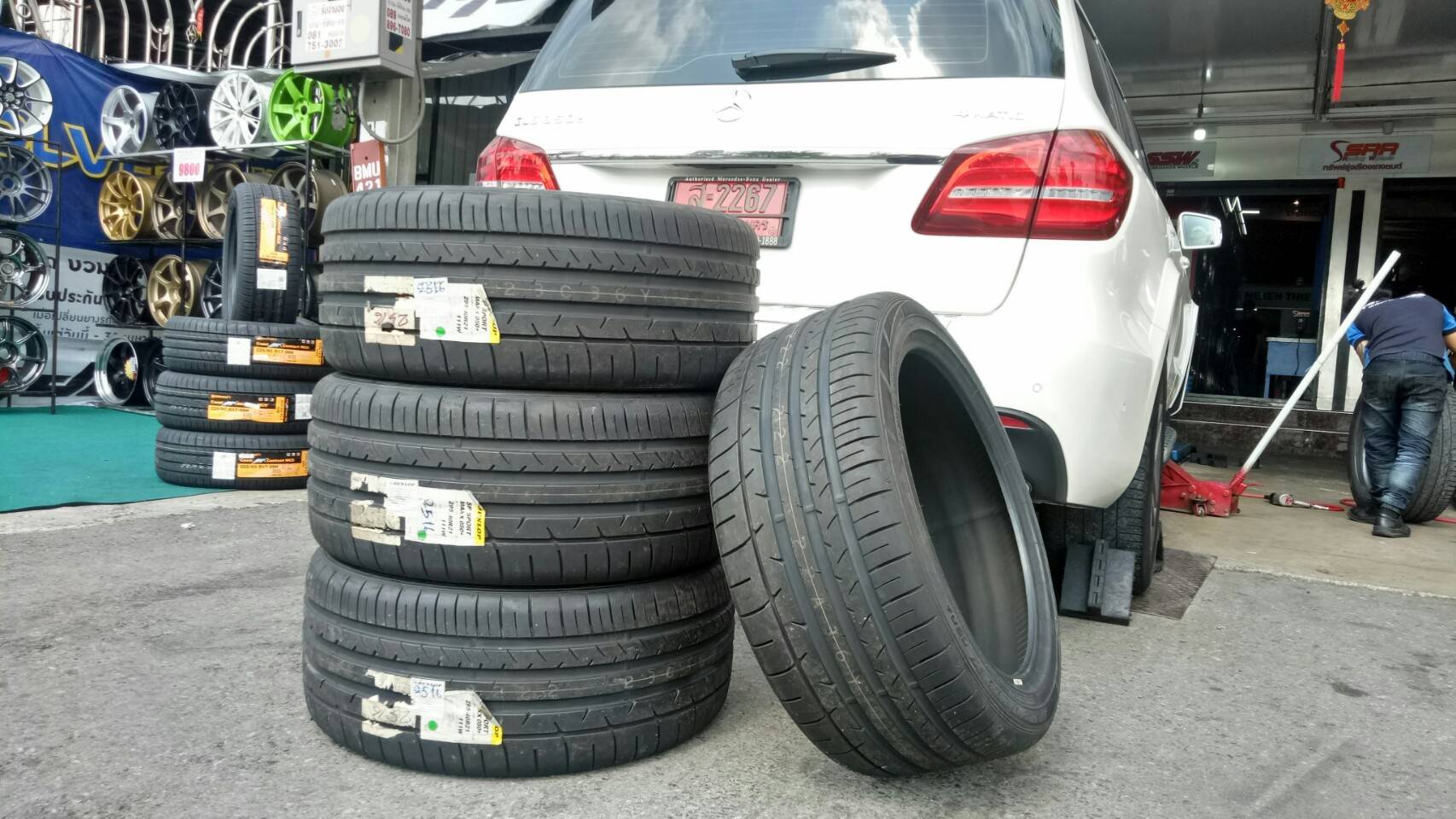 DUNLOP SPORT MAXX050+ 295/40-21 ราคาพิเศษ