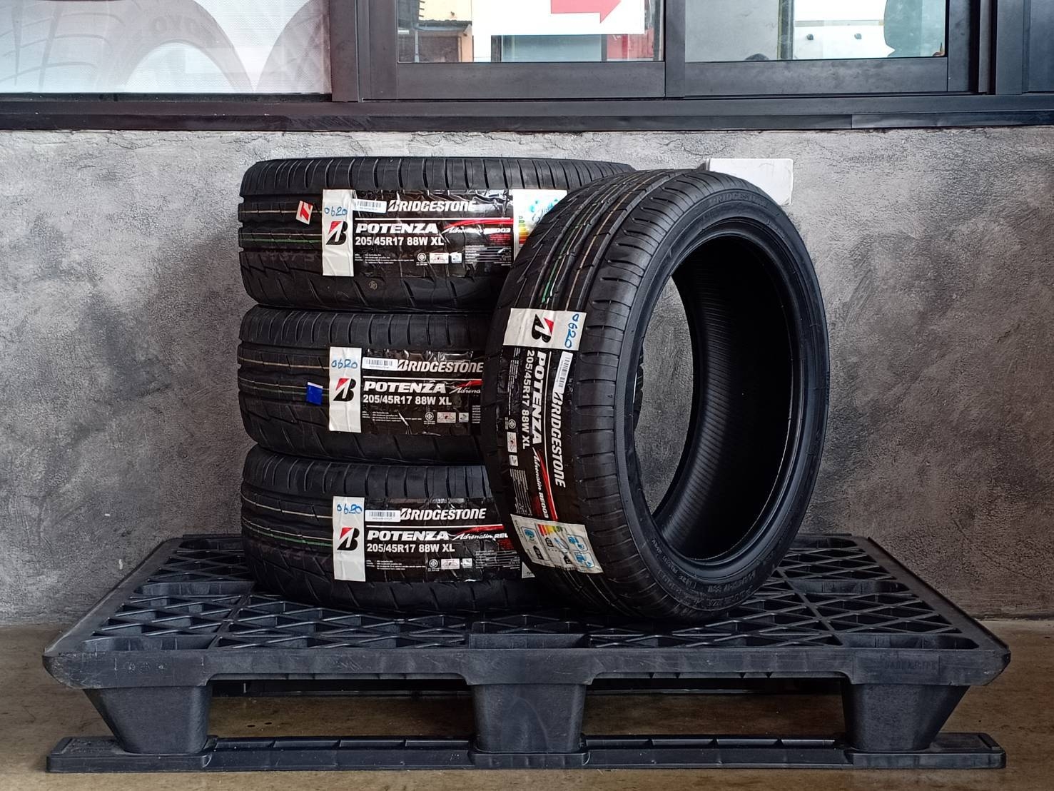 BRIDGESTONE 205/45R17 POTENZA RE003 88W XL MADE IN THAILAND