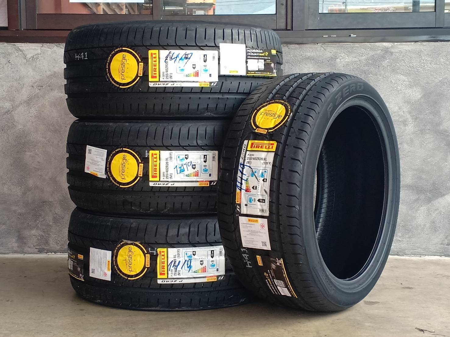 PIRELLI PZERO 255/40-20 ปี19 ราคาพิเศษ
