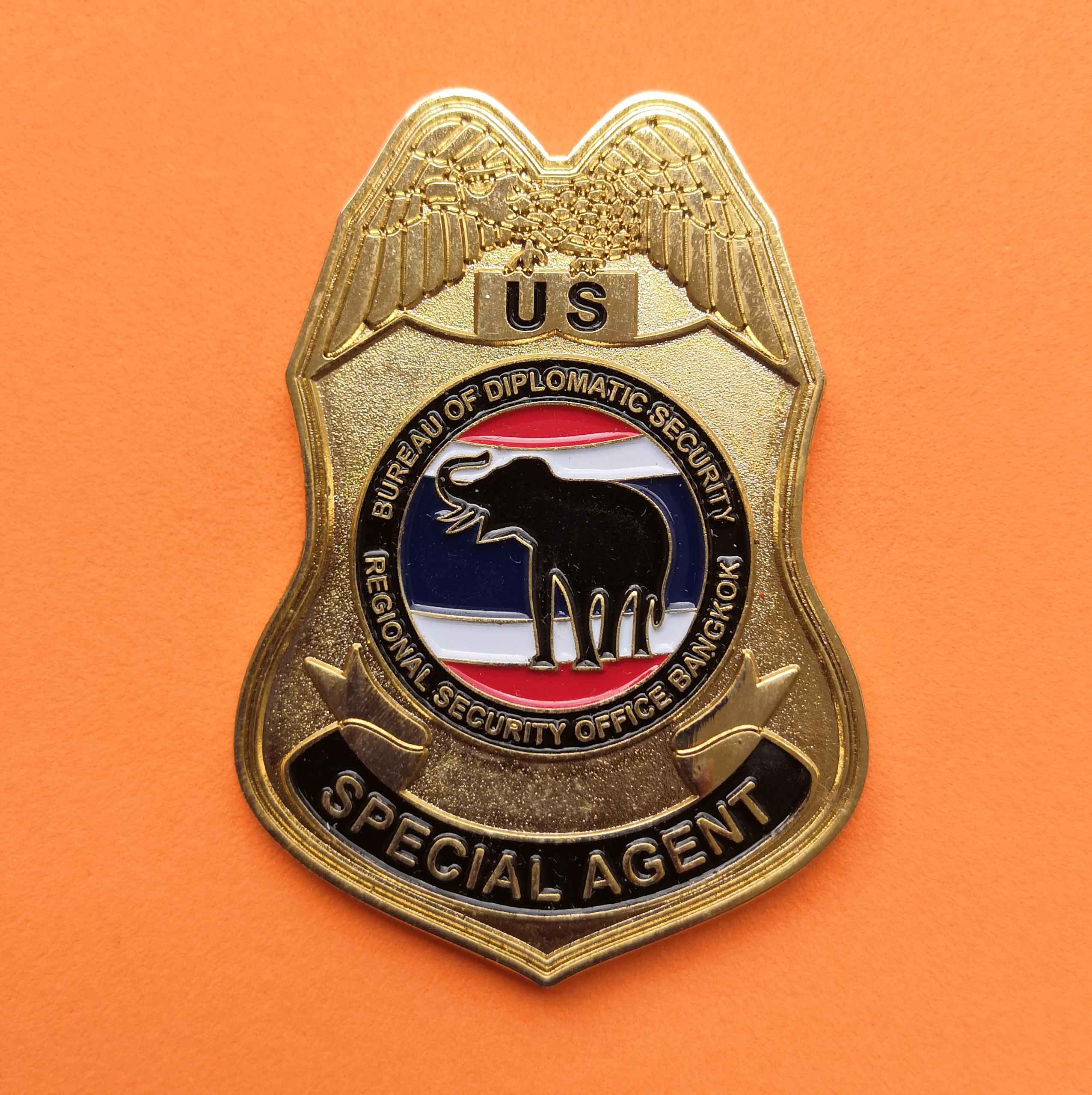 เหรียญ SPECIAL AGENT , BUREAU OF DIPLOMATIC SECURITY , REGIONAL SECURITY OFFICE BANGKOK เหรียญโลหะชุบทอง สูง 5.7 เซน
