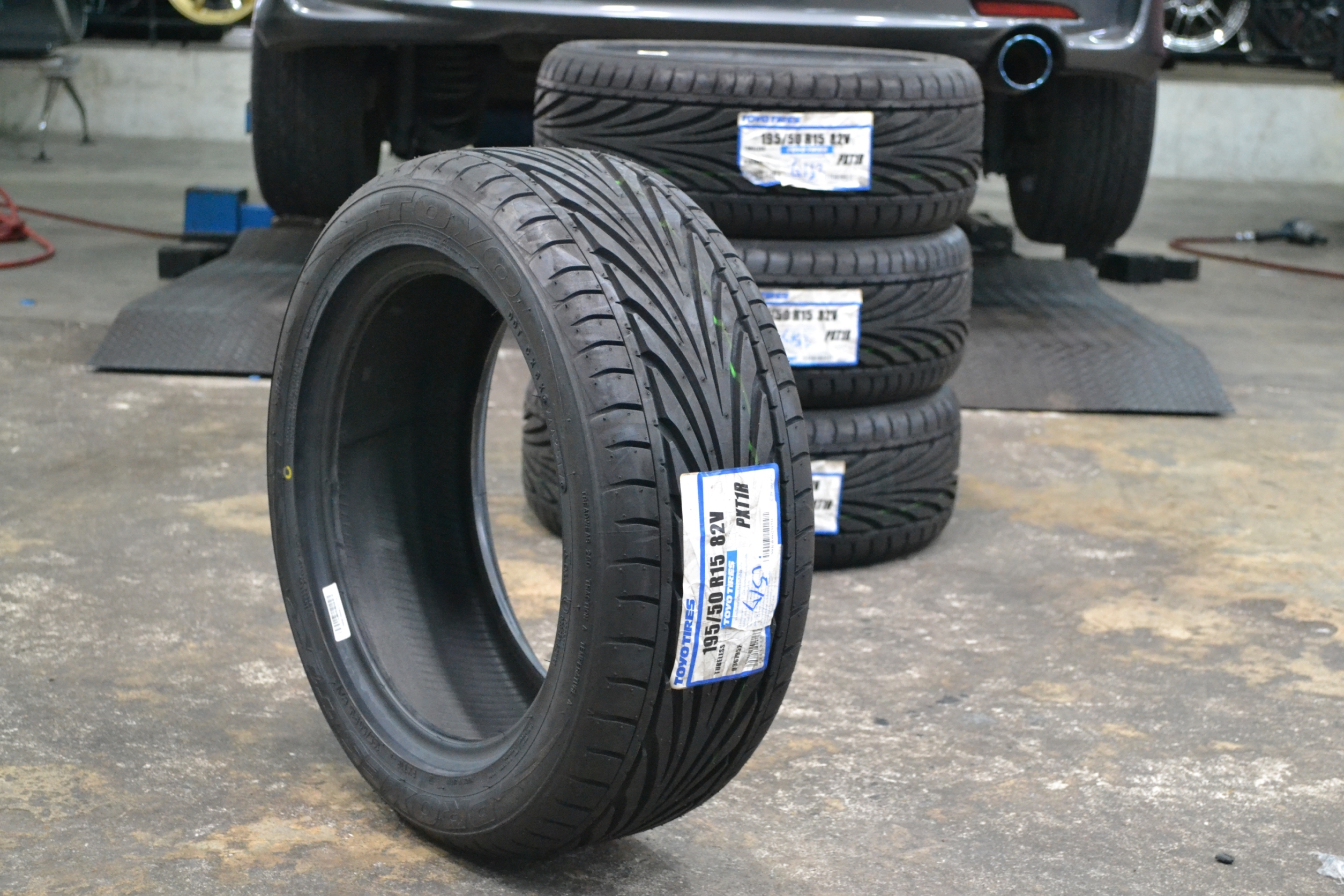 TOYO T1R 195-50-15 ลดราคา 25%