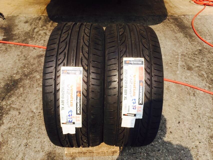 HANKOOK V12 EVO2 225/35-19 ราคาพิเศษ