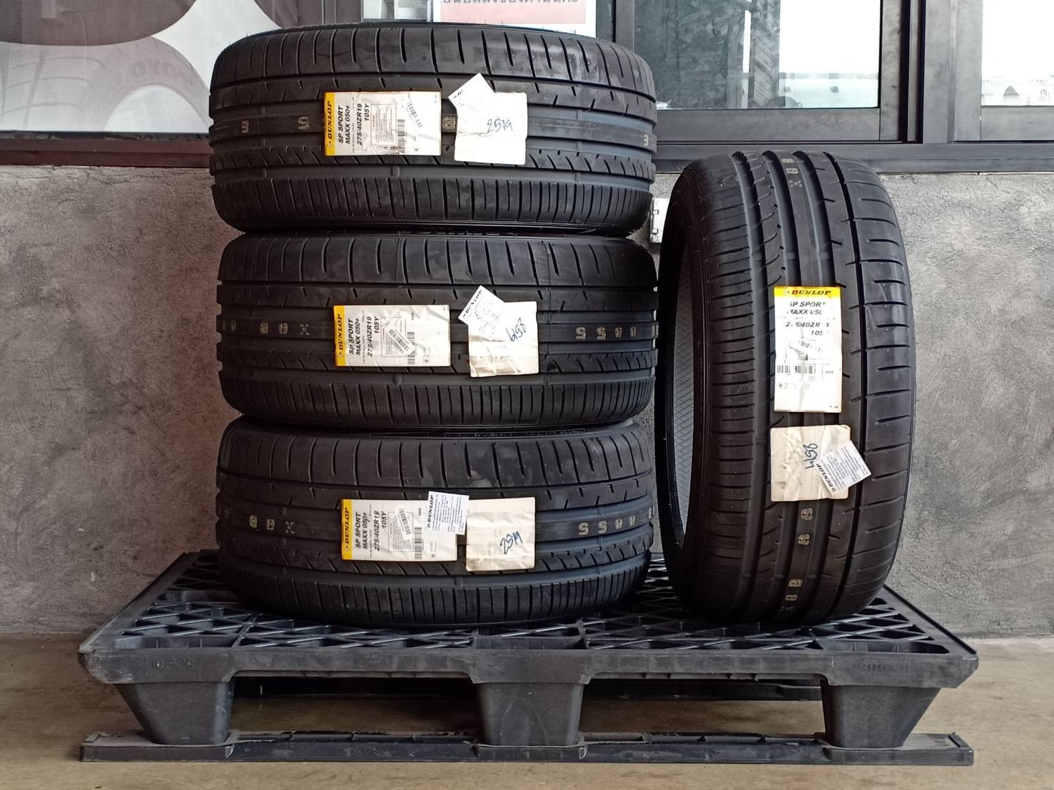 DUNLOP SP SPORT MAXX050 PLUS 275/40ZR19 105Y JAPAN