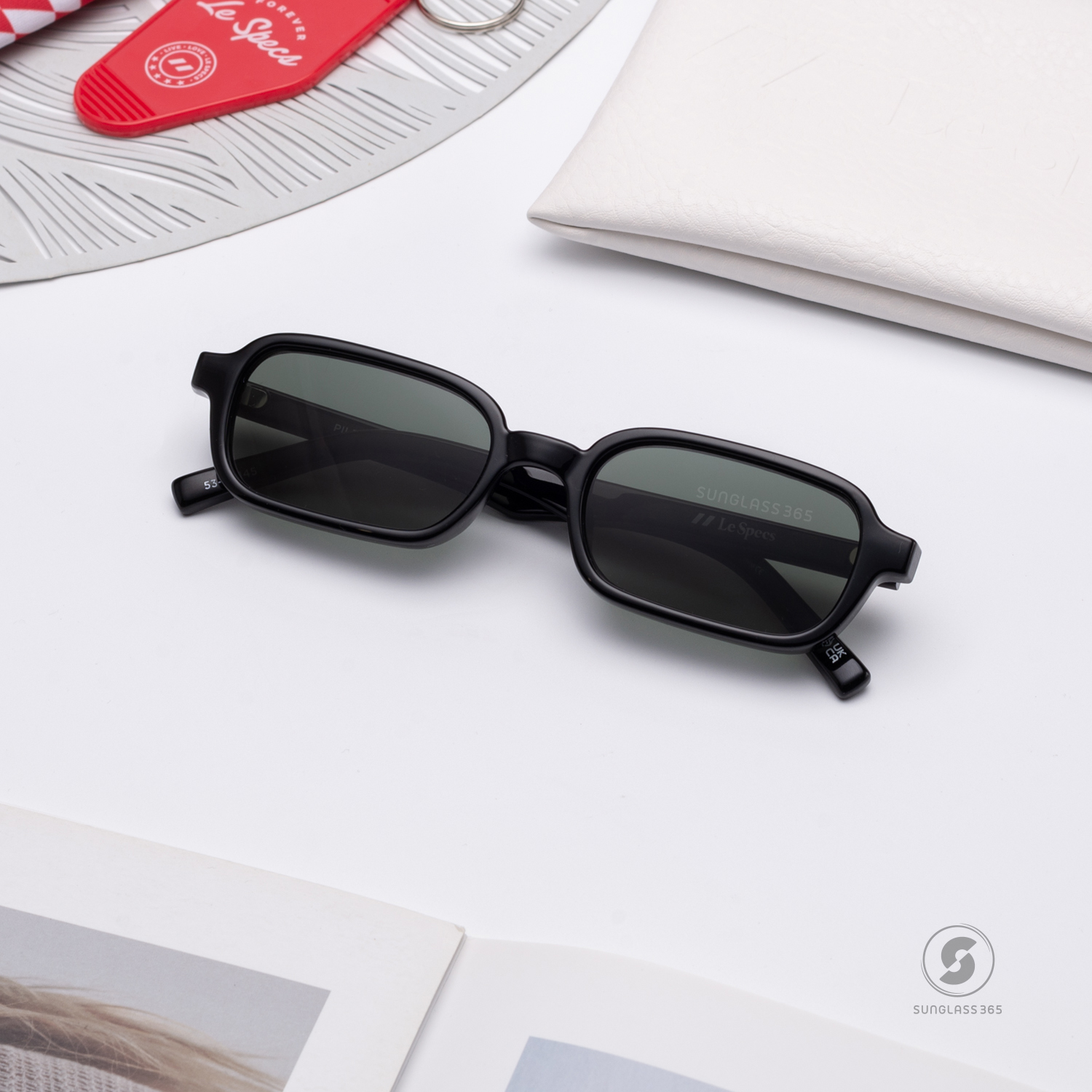 แว่นกันแดด Le Specs LSP2352104 PILFERER Black