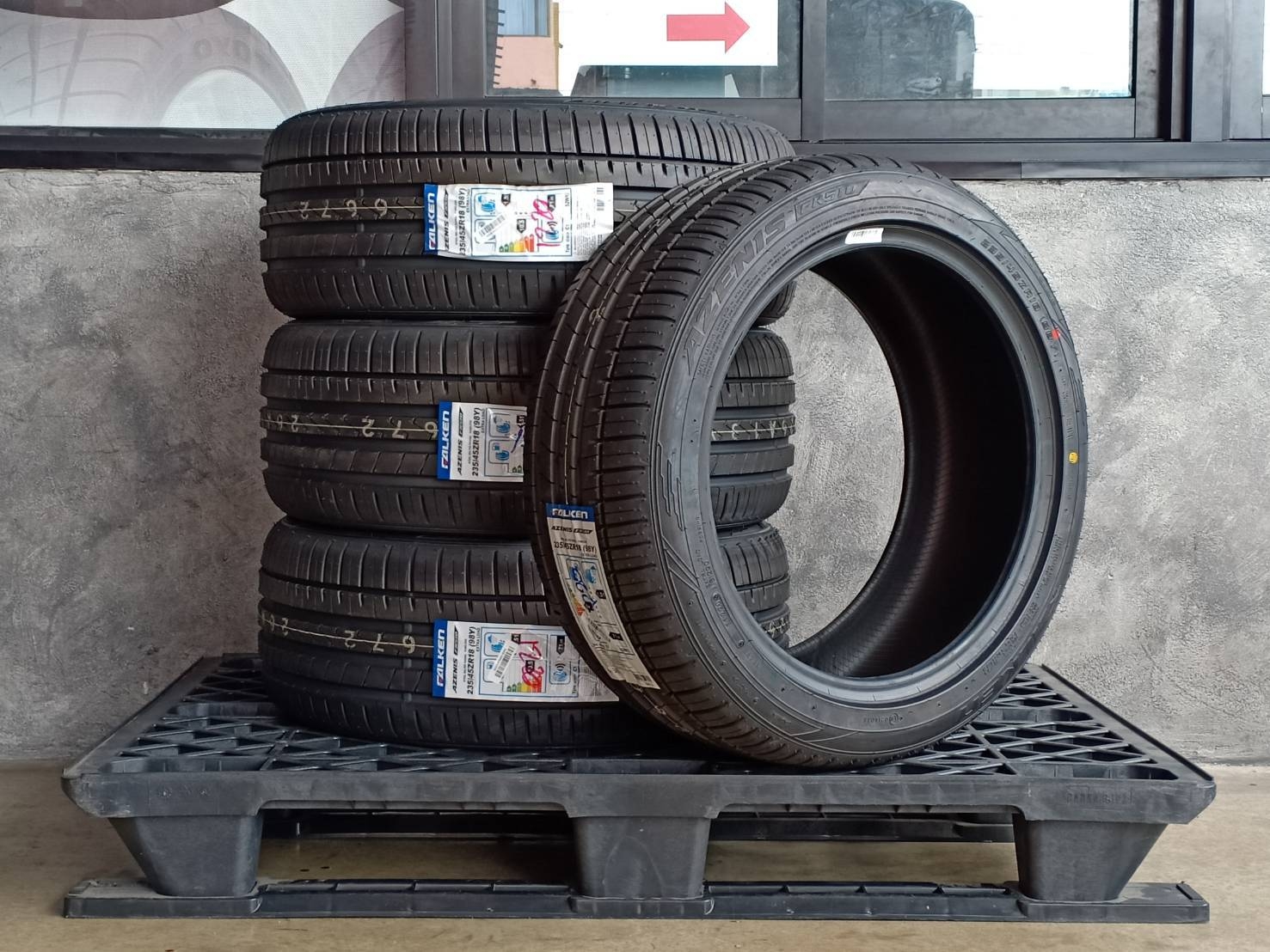 FALKEN 235/45ZR18 AZENIS FK510 98Y MADE IN JAPAN