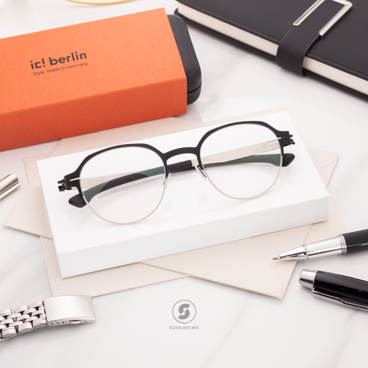 กรอบแว่น IC BERLIN Ari Off White Black