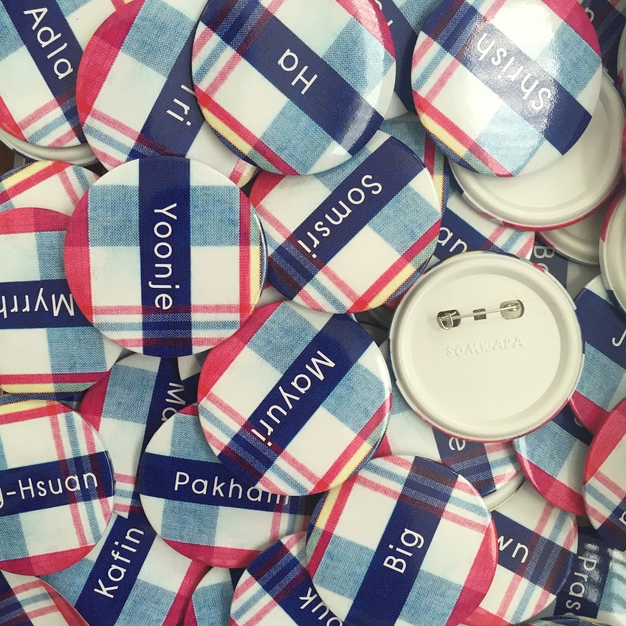 เข็มกลัดวงกลมพลาสติก รับผลิตเข็มกลัดวงกลม เหรียญ รับทําเข็มกลัดด่วน