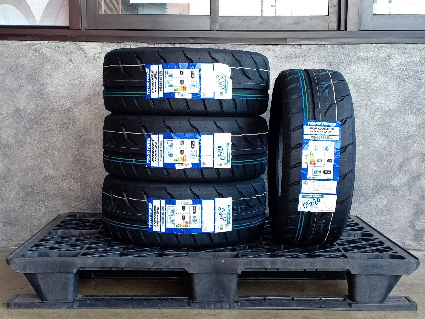 TOYO 195/50R15 PROXES R888R 82V MADE IN JAPAN