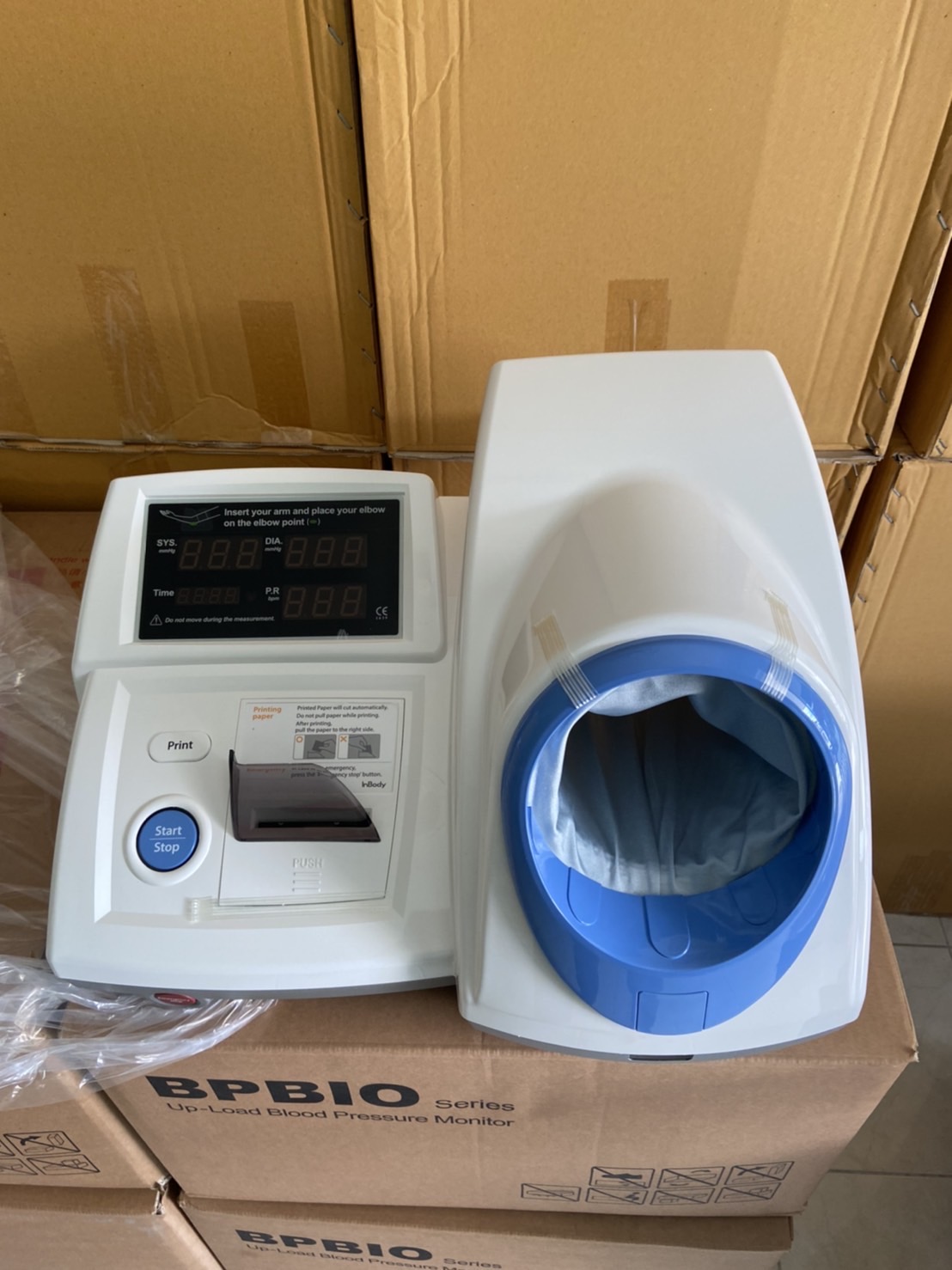 เครื่องวัดความดันโลหิตชนิดสอดแขนแบบอัตโนมัติ รุ่น BPBIO 320