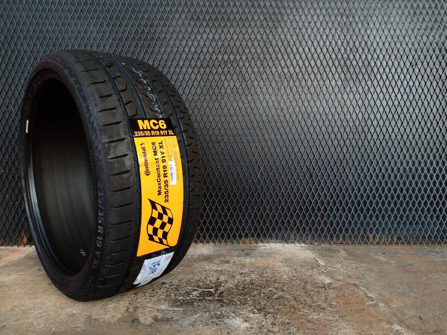 CONTINENTAL MC6 235/35-19 ปี19 ราคาส่ง