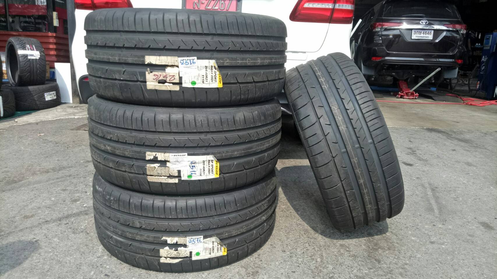 DUNLOP SPORT MAXX050+ 295/40-21 ราคาพิเศษ