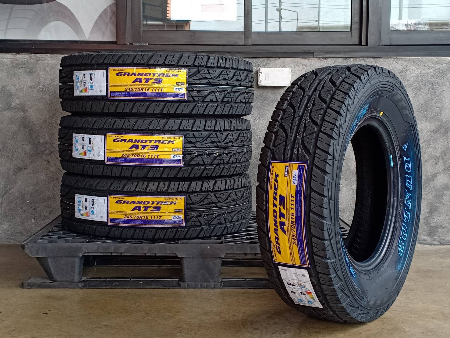 DUNLOP 245/70R16 GRANDTREK AT3 ต้องการส่วนลดราคาพิเศษ กรุณาสอบถาม