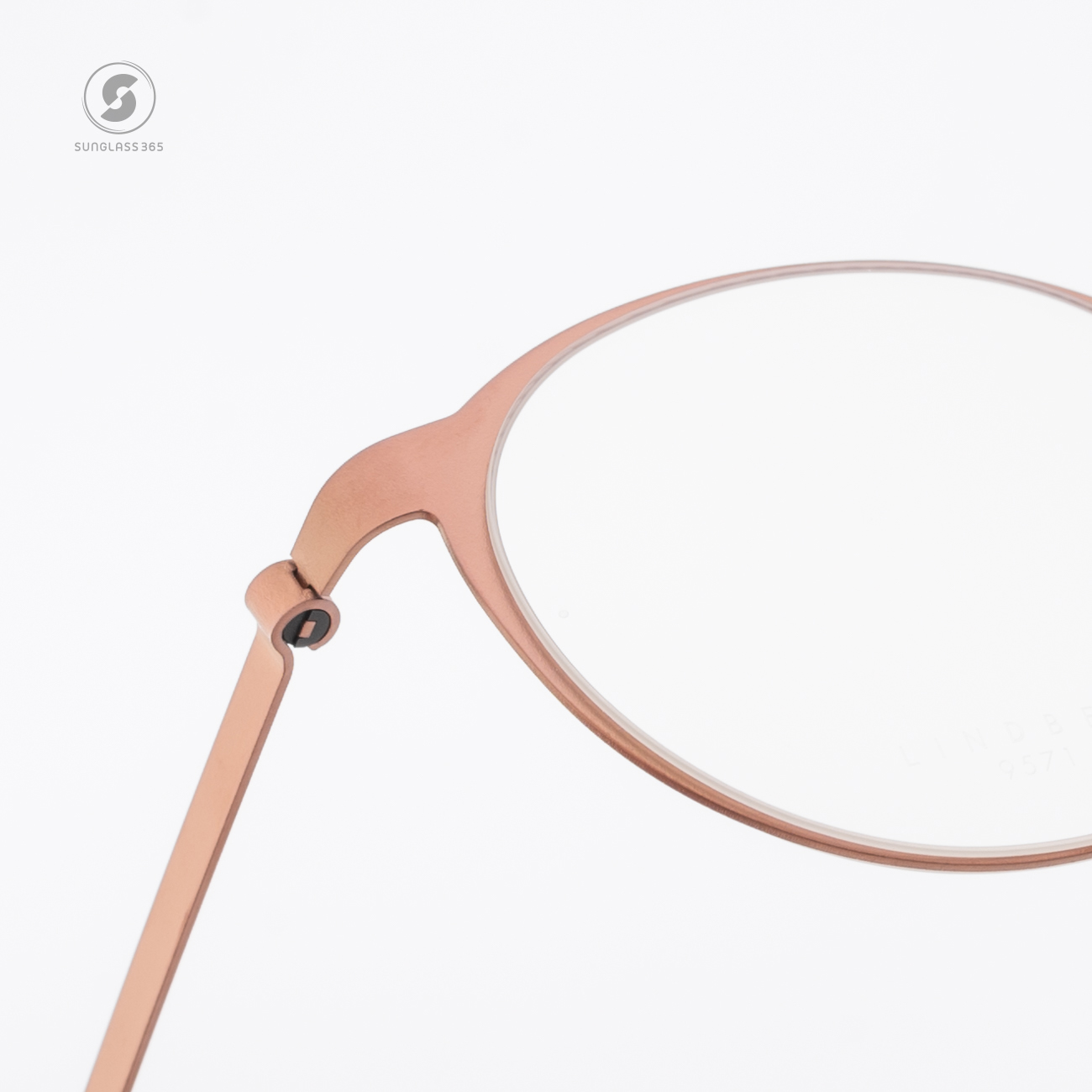แว่นสายตา Lindberg Strip Titanium 024 13C87 9571 T215 U12