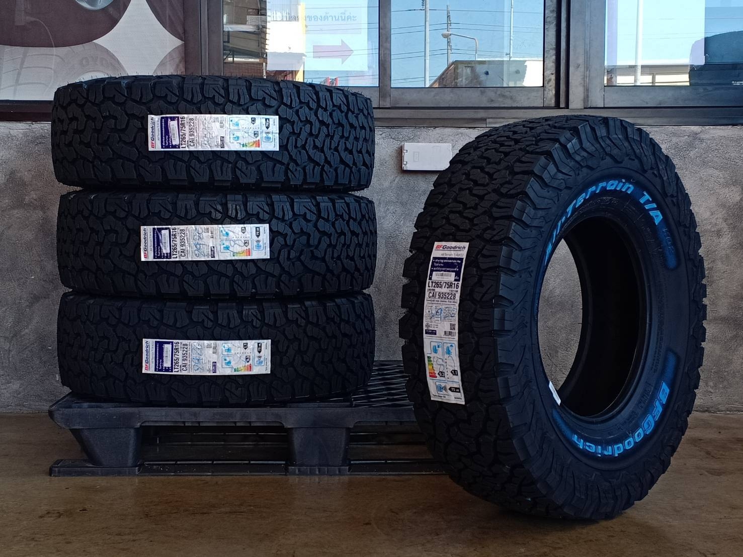 BF-GOODRICH 265/75R16 ALL TERRAIN T/A KO2 ราคาพิเศษ
