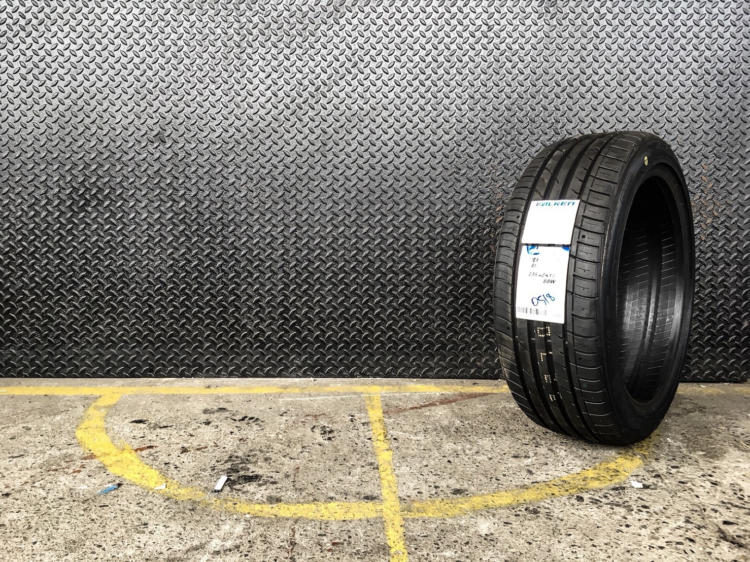 FALKEN ZE914 205-45-17 เส้น 5500 ปี 18 ซื้อ2แถม2 จ่าย 11000 ได้ 4เส้น ปี18