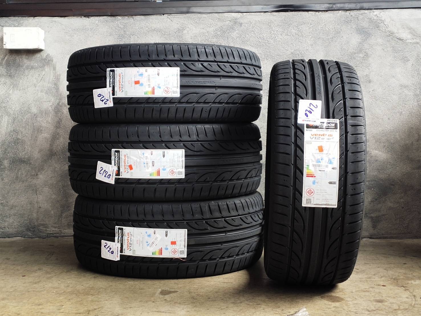 HANKOOK VENTUS V12EVO2 215/40ZR18 ปี20