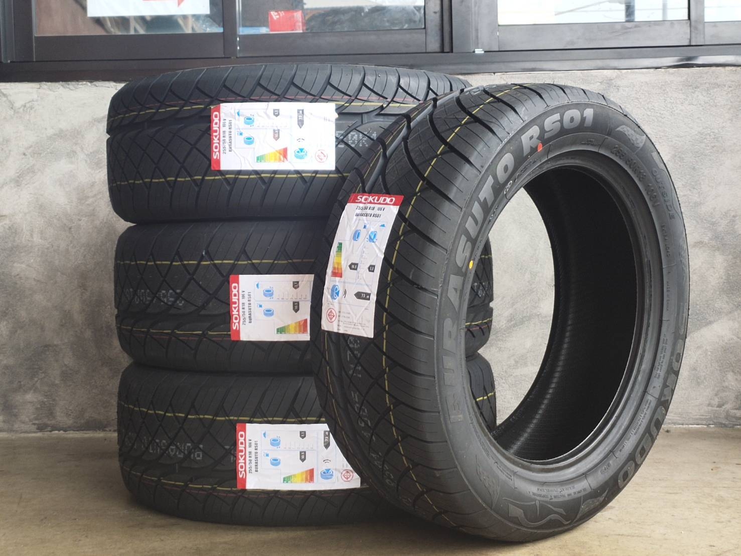 SOKUDO 255/50R18 106V BURASUTO RS01
