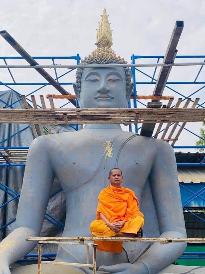 ผงจำปีปลดหนี้ พระพุทธชินราช ประทับหลังองค์ท้าวเวสสุวรรณ