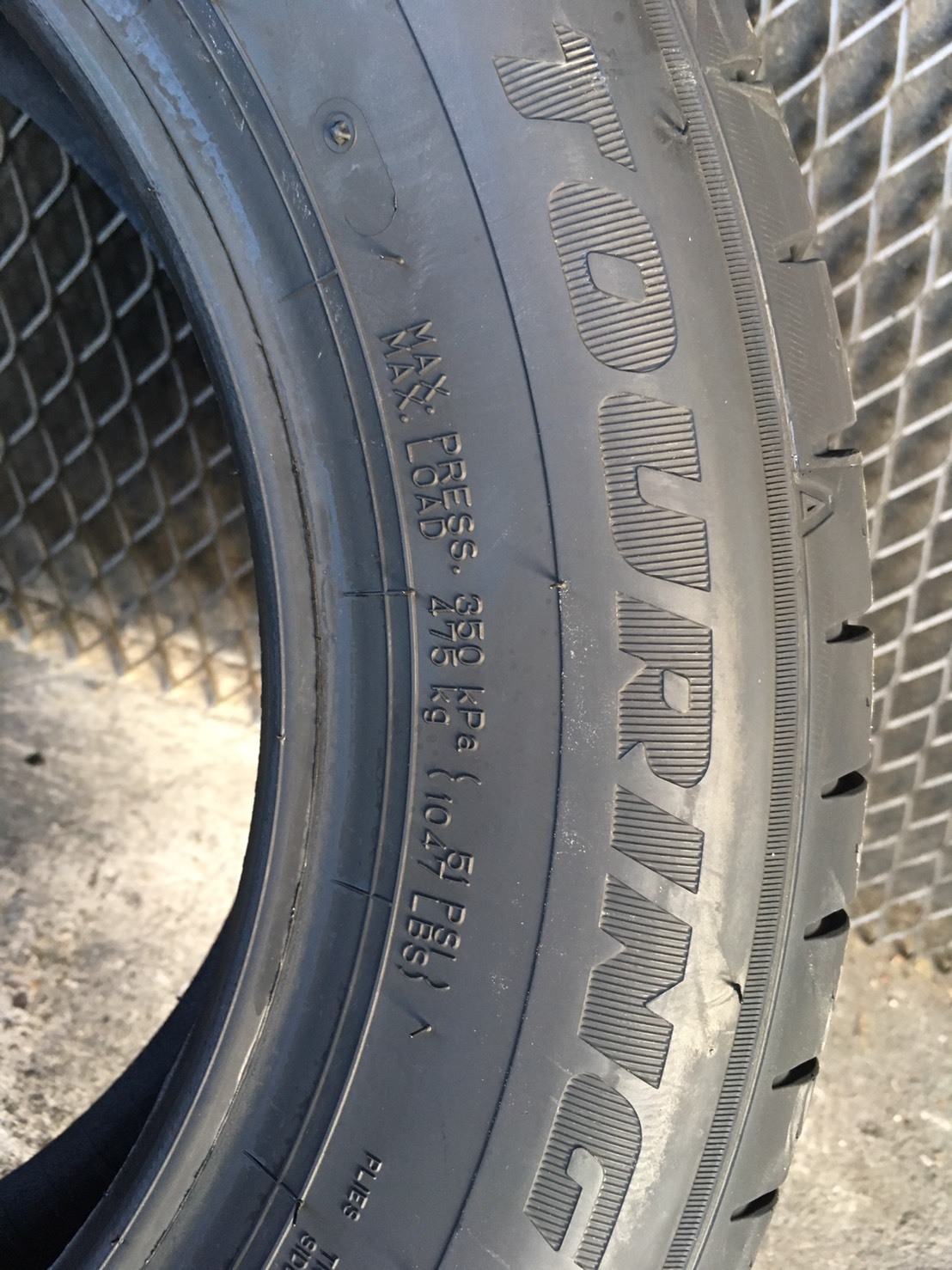 ยางใหม่ปี19 DUNLOP R1 175/65-14 ราคาถูก