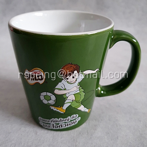 ถ้วย mug Milo ลายเด็กเตะบอล