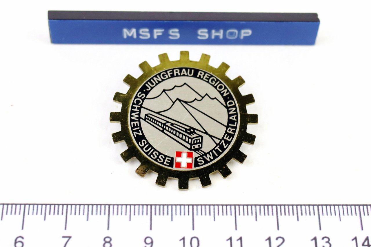 [มือสอง] เข็มกลัดโลหะ Vintage ลาย Switzerland Jungfrau Region Schweiz Suisse - โกดังญี่ปุ่น