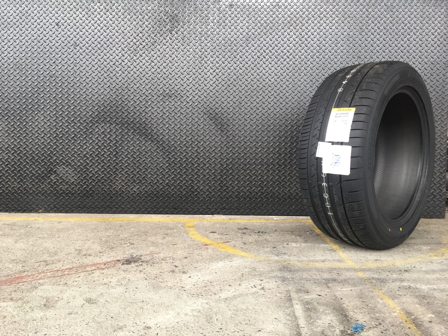 ยาง DUNLOP SP SPORT MAXX050+ 265/50-20 ปี18 เส้น 7500 ปกติ 14000