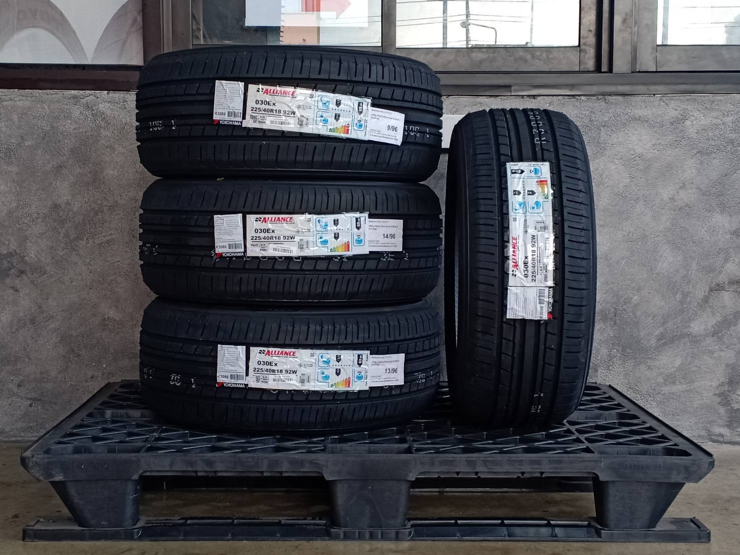 YOKOHAMA ALLIANCE 030EX 225/40R18 92W JAPAN