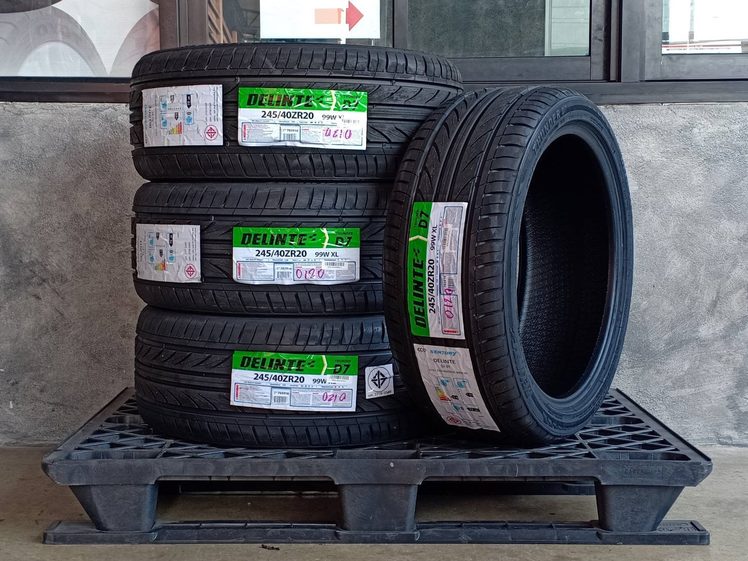 DELINTE 245/40ZR20 THUNDER D7 99W XL MADE IN THAILAND