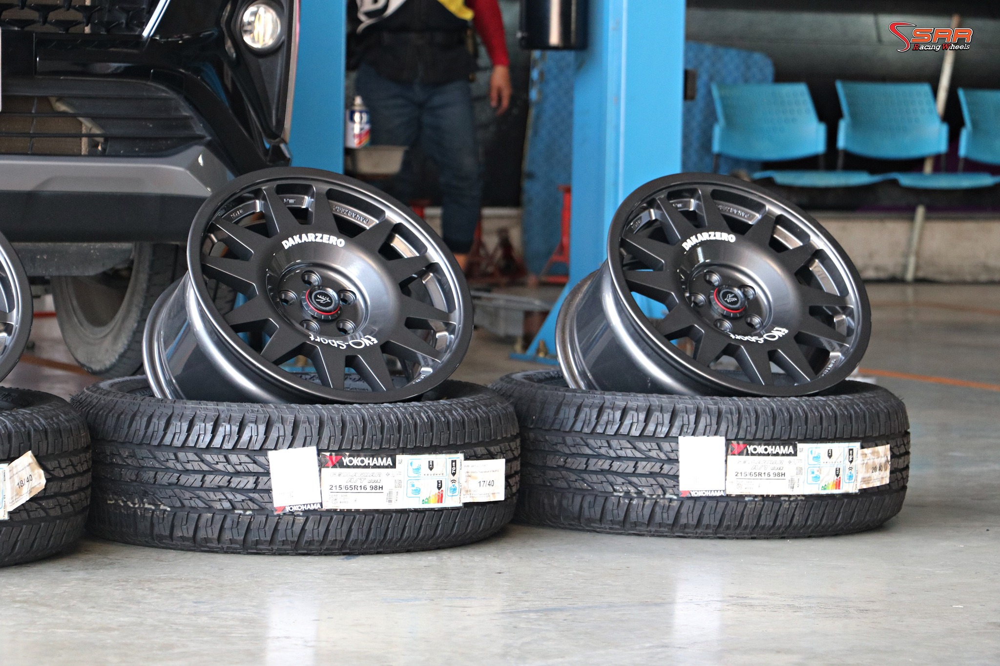 EVO ขอบ16 5รู100 กับ Toyota Veloz หล่อๆครับ