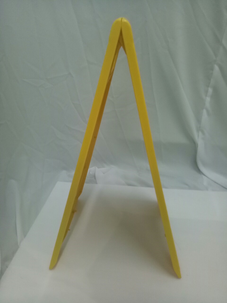 ป้ายเตือน กำลังทำความสะอาด