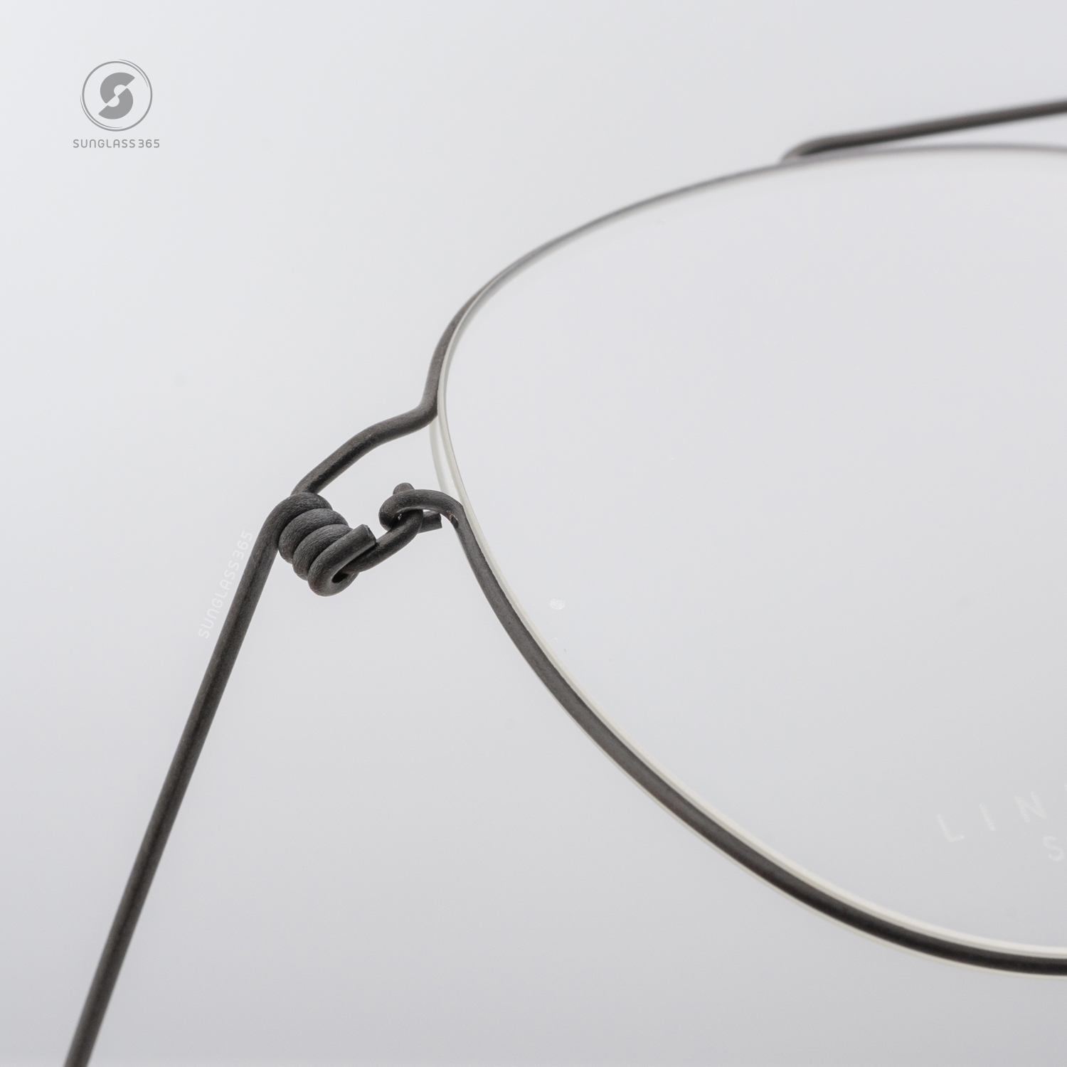 แว่นสายตา Lindberg Air Titanium Rim 028 14B9T SONNY U9