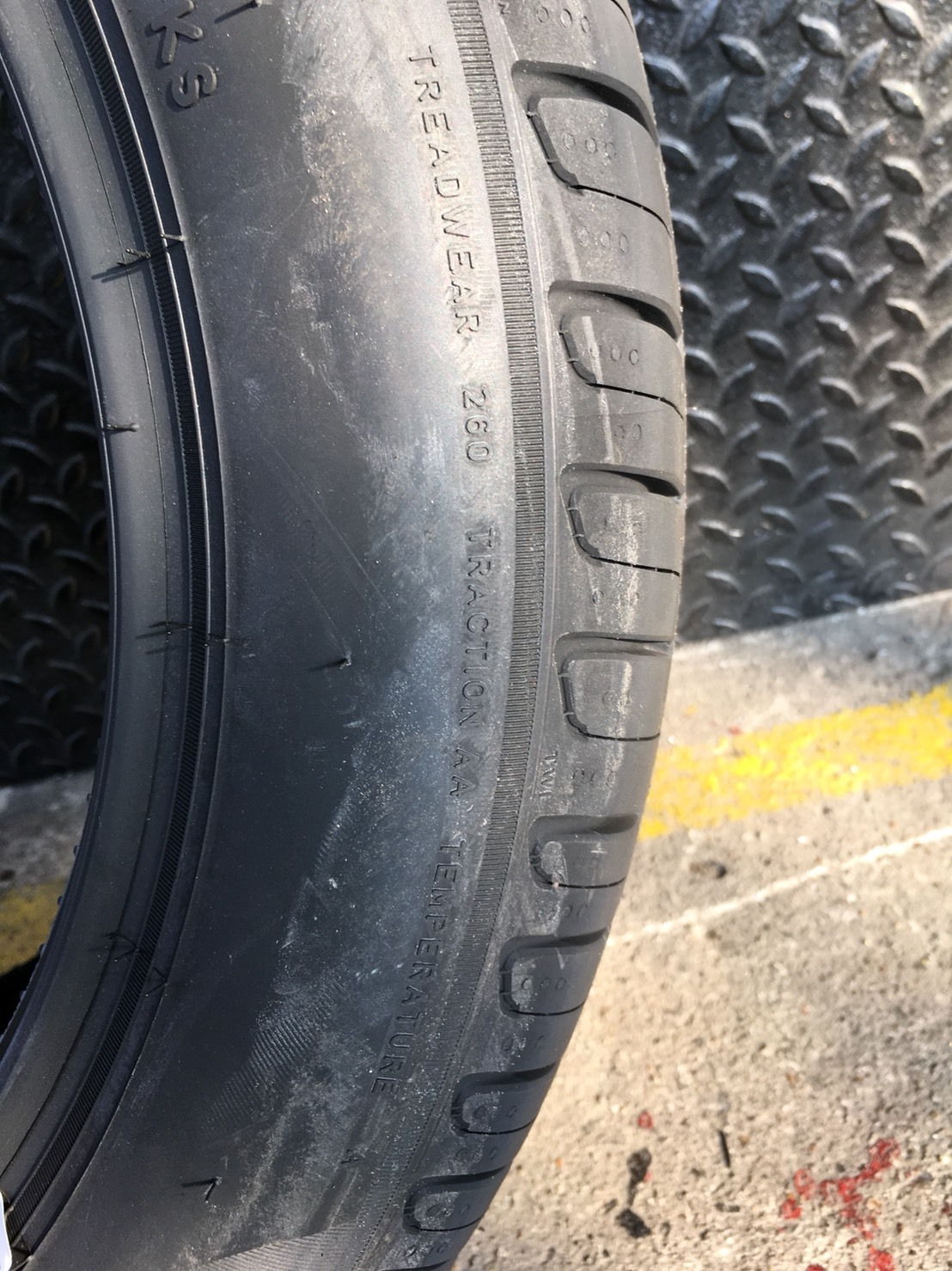 PIRELLI CINTURATO P7 225-50-17 เส้น 7000 บาท ปี18 ซื้อ2แถม2 จ่าย 14000 ได้ 4เส้น ปี18