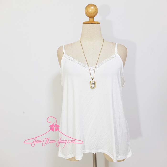 *3XLอก50นิ้วยืดถึง64นิ้ว*เสื้อสายเดี่ยวคนอ้วนผ้ายืดเรย่อนสีขาวแต่งลูกไม้ สายปรับรูดได้ สวยน่ารักมากๆค่ะ