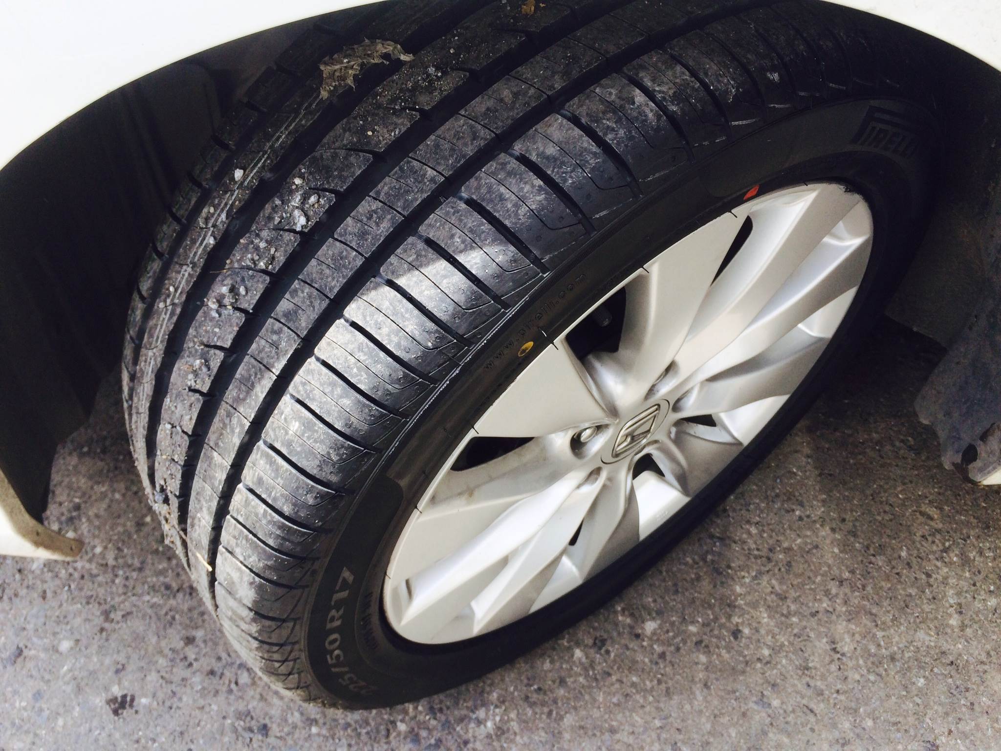 ยางใหม่ PIRELLI P1 225/50-17 เส้น 3250 ปกติเส้น 4750